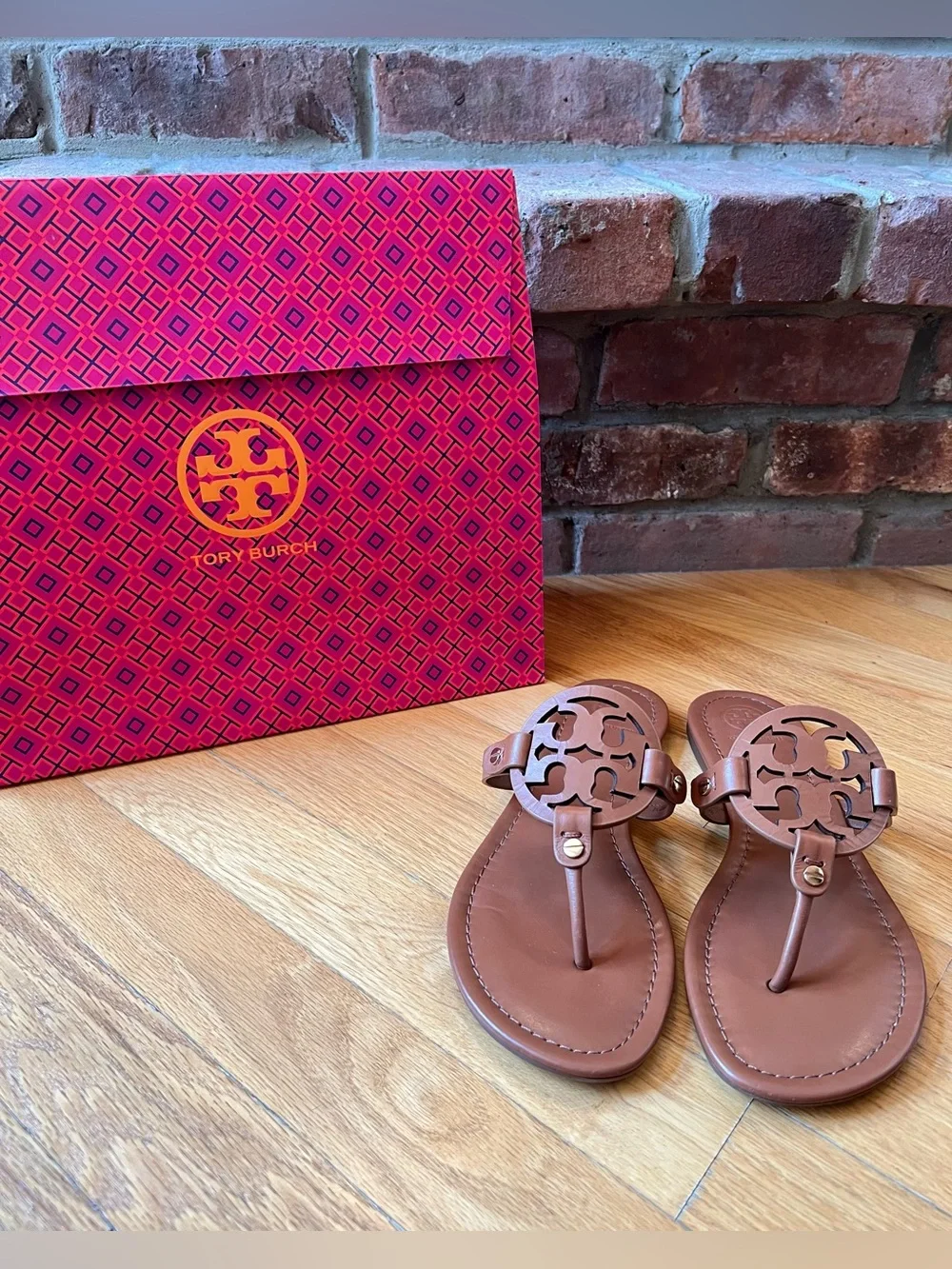 Tory Burch Vintage Vachetta Dark Tan Light Broen Leather Miller Sandals